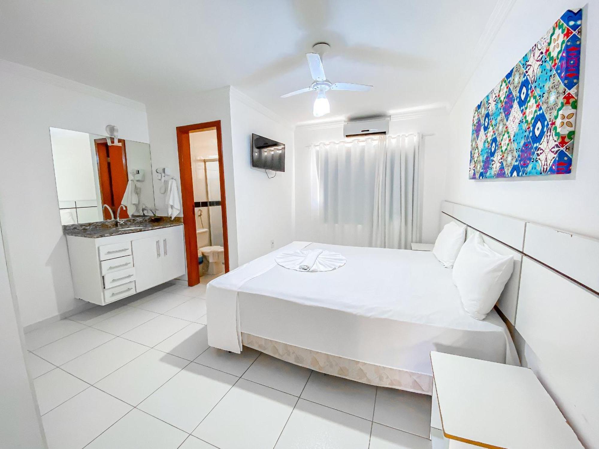 Taperapua Suites: Seaside Luxury With Pools And High-speed Wi-fi *