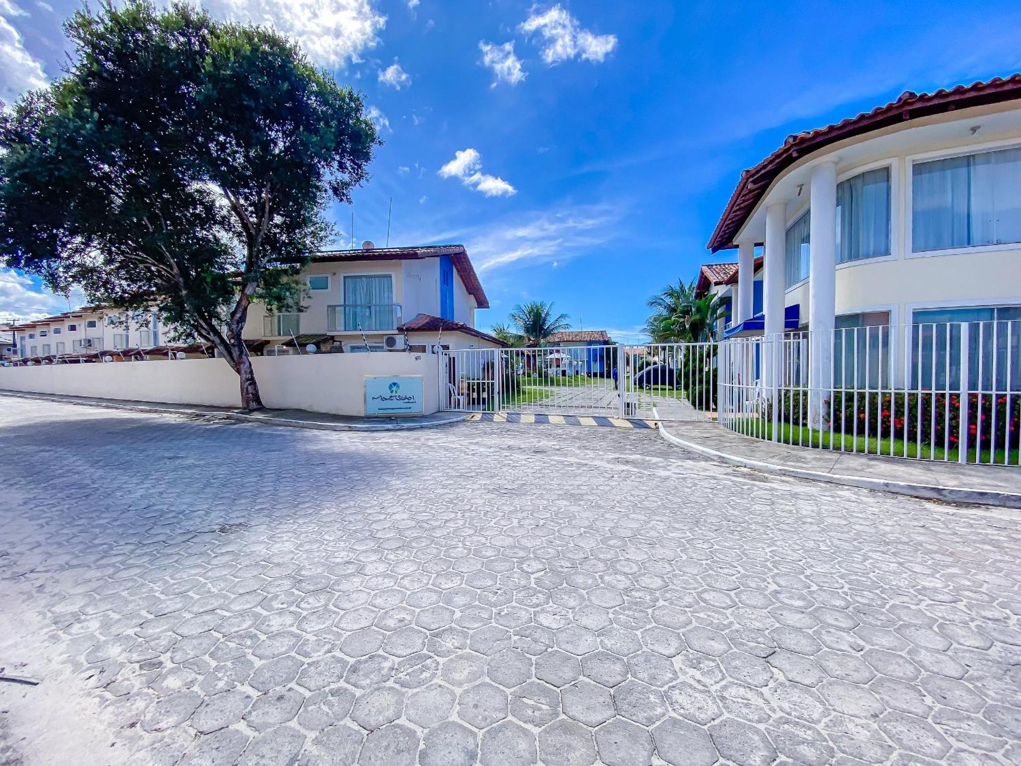 Holiday home Taperapua Suites: Seaside Luxury With Pools And High-speed Wi-fi
